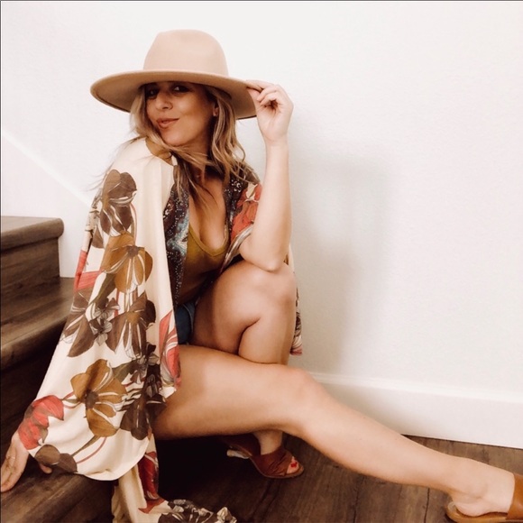 Kimono Floral Paisley with Bell Sleeves - Picture 7 of 8